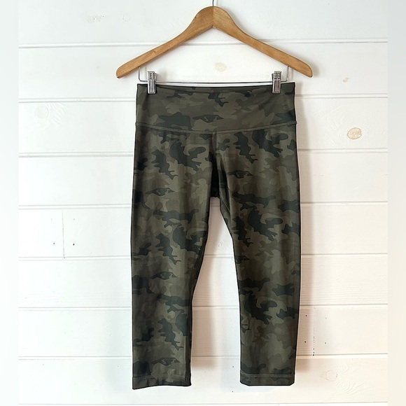 Lululemon Wunder Under Crop Full-On Luxtreme Savasana Camo Fatigue Green Sz 8 - Picture 6 of 11